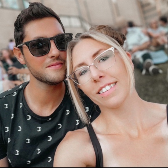 Meet your Posher, Shy - Picture 2 of 5